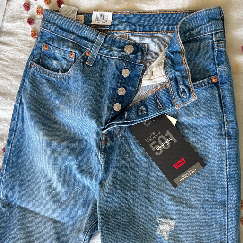 Levi’s Premium 501 Jeans - Picture 2 of 4